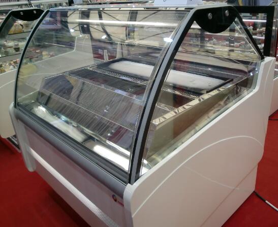 冷藏展示柜运行时声音大是什么原因？如何处理？