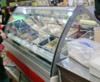 冰淇淋展示柜如何降低功耗使之更加节能省电？
