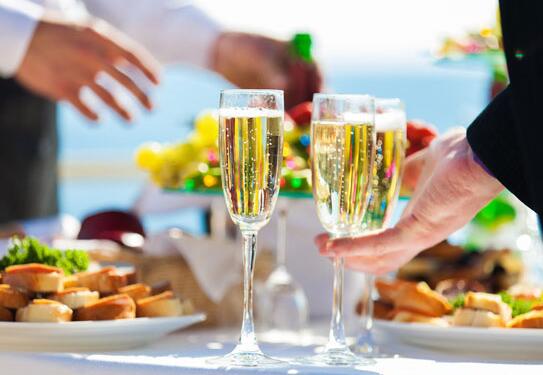 科普：葡萄酒、香槟和白兰地三者的区别和联系