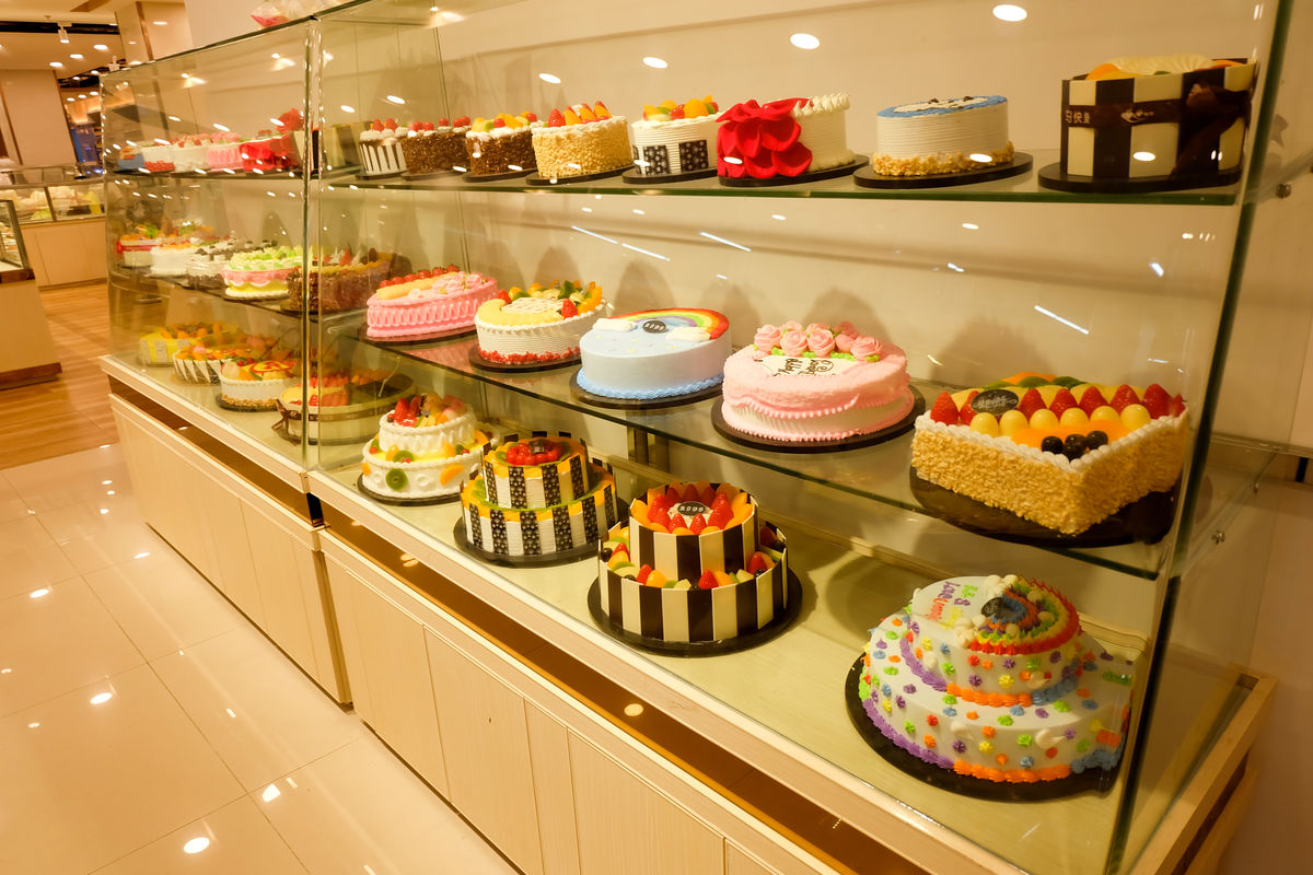 江苏地区蛋糕展示柜多少钱一台，怎么确定蛋糕展示柜价格